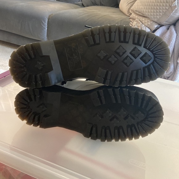 *SOLD* Doc Marten Jadon UK version white platform side zip boot size 8.5 - Picture 16 of 16